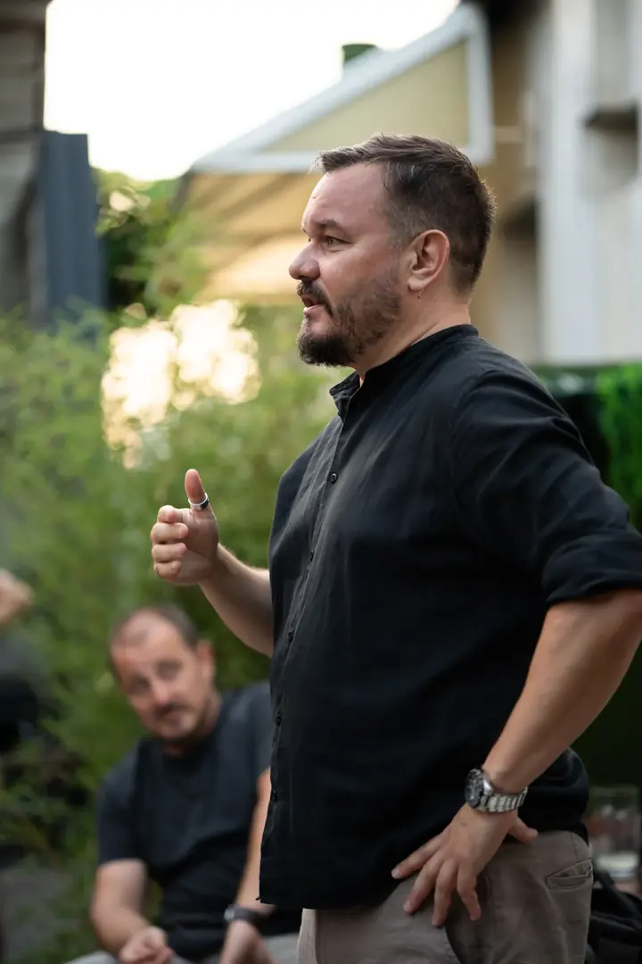 Nefiltrirano Beograd — Dejan Pataki govori gostima u Gvint Pivnici, Dorćol Platz
